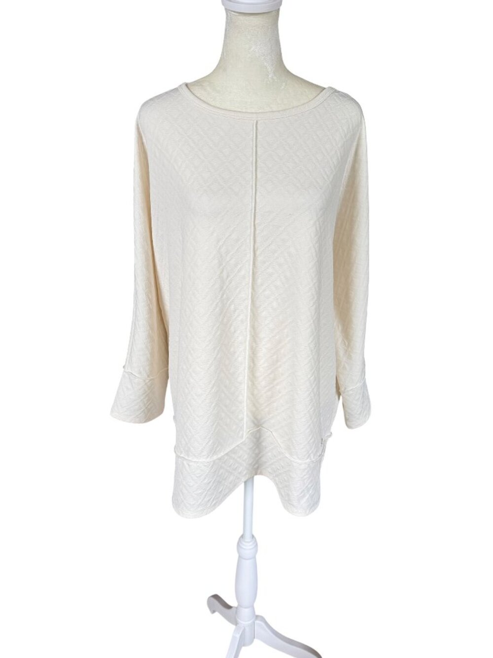 Jones New York cream colored 3/4 sleeve textured pullover tunic top size L
